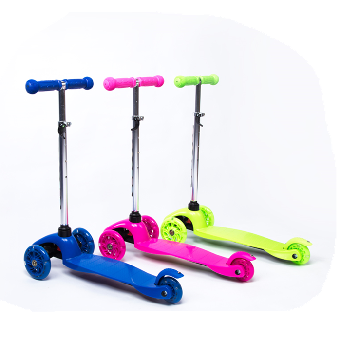 High Quality Customized Logo Flashing Wheel Scooter For 5 Years Kids