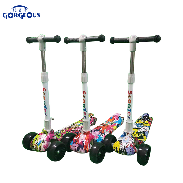 Logo Customized Flashing 3 Wheel Scooter Kids Premium Scooter For Sale
